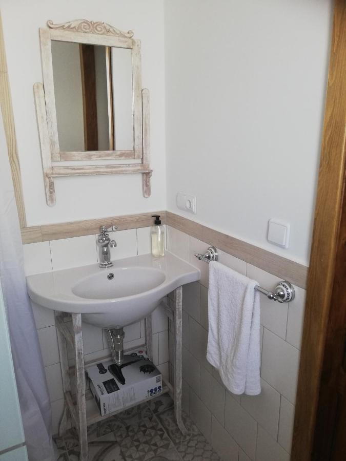 Hostal El Lugar De La Mancha Argamasilla De Alba Luaran gambar