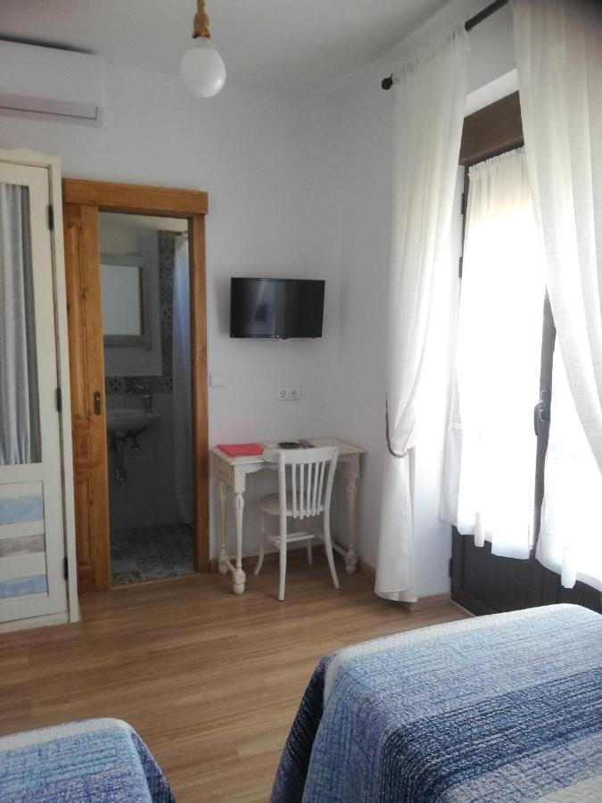 Hostal El Lugar De La Mancha Argamasilla De Alba Luaran gambar
